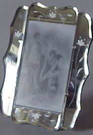BEAUTIFUL ETCHED MIRROR PICTURE FRAME-4 X 6